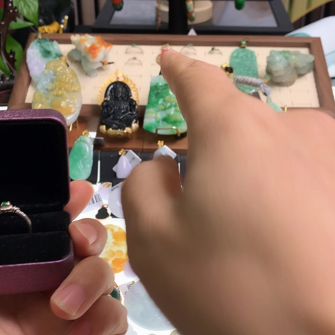 翡翠未镶嵌颈饰翡翠手镯99全国包邮给大家大家新的一年里