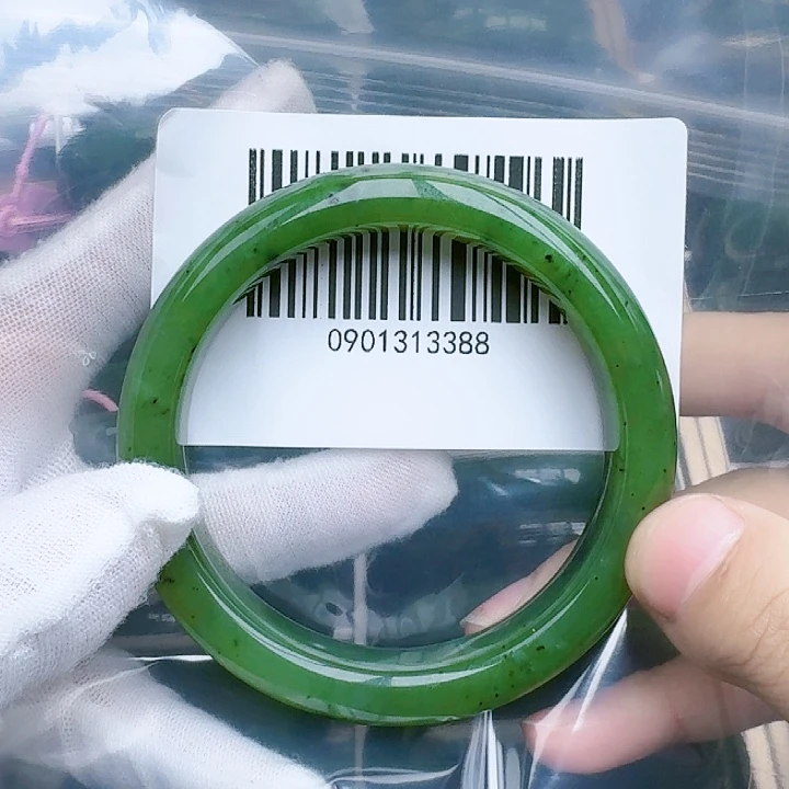 和田玉（碧玉）手镯未镶嵌61包容