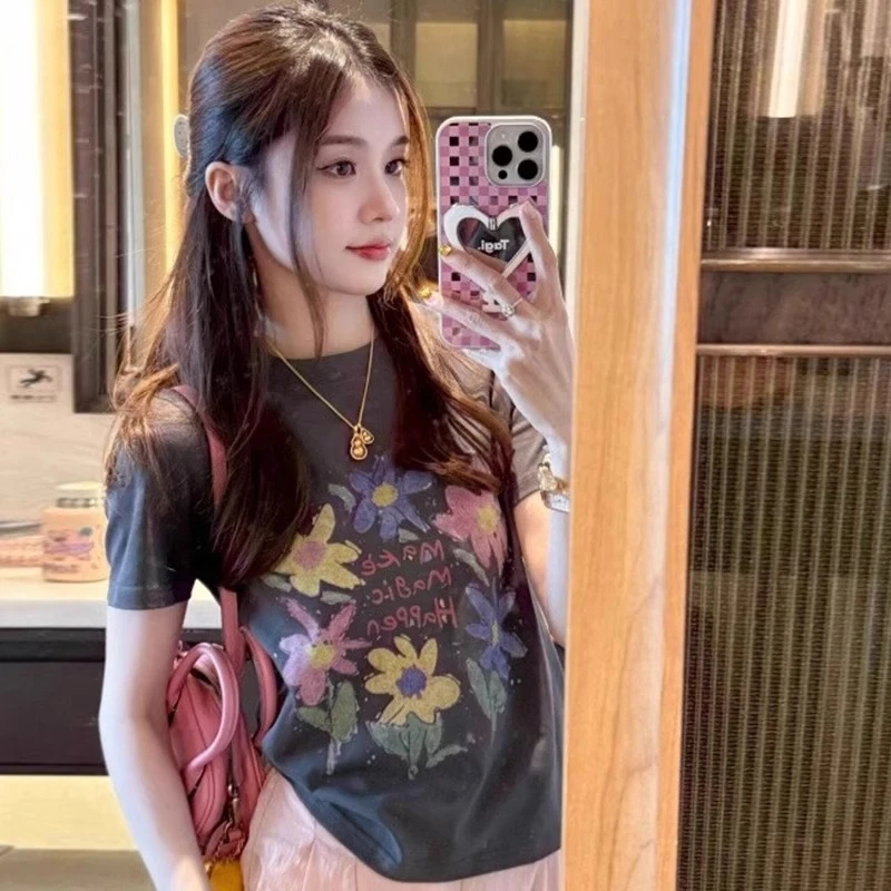 芯娇晴不撞款花朵印花灰色印花短袖正肩T恤女夏季新款修身上衣
