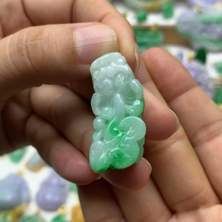 颈饰未镶嵌翡翠海**空翡翠