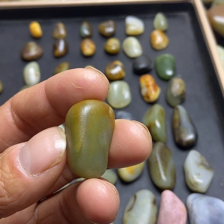 用***3和田玉（糖玉）未镶嵌珠宝奇石