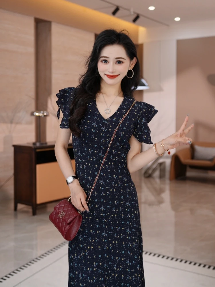 【暗香蓝铃V领】2025夏季新款显瘦气质收腰法式连衣裙-V2513