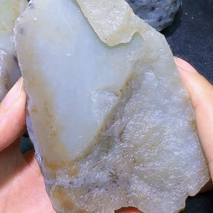 未镶嵌和田玉（糖玉）珠宝半成品
