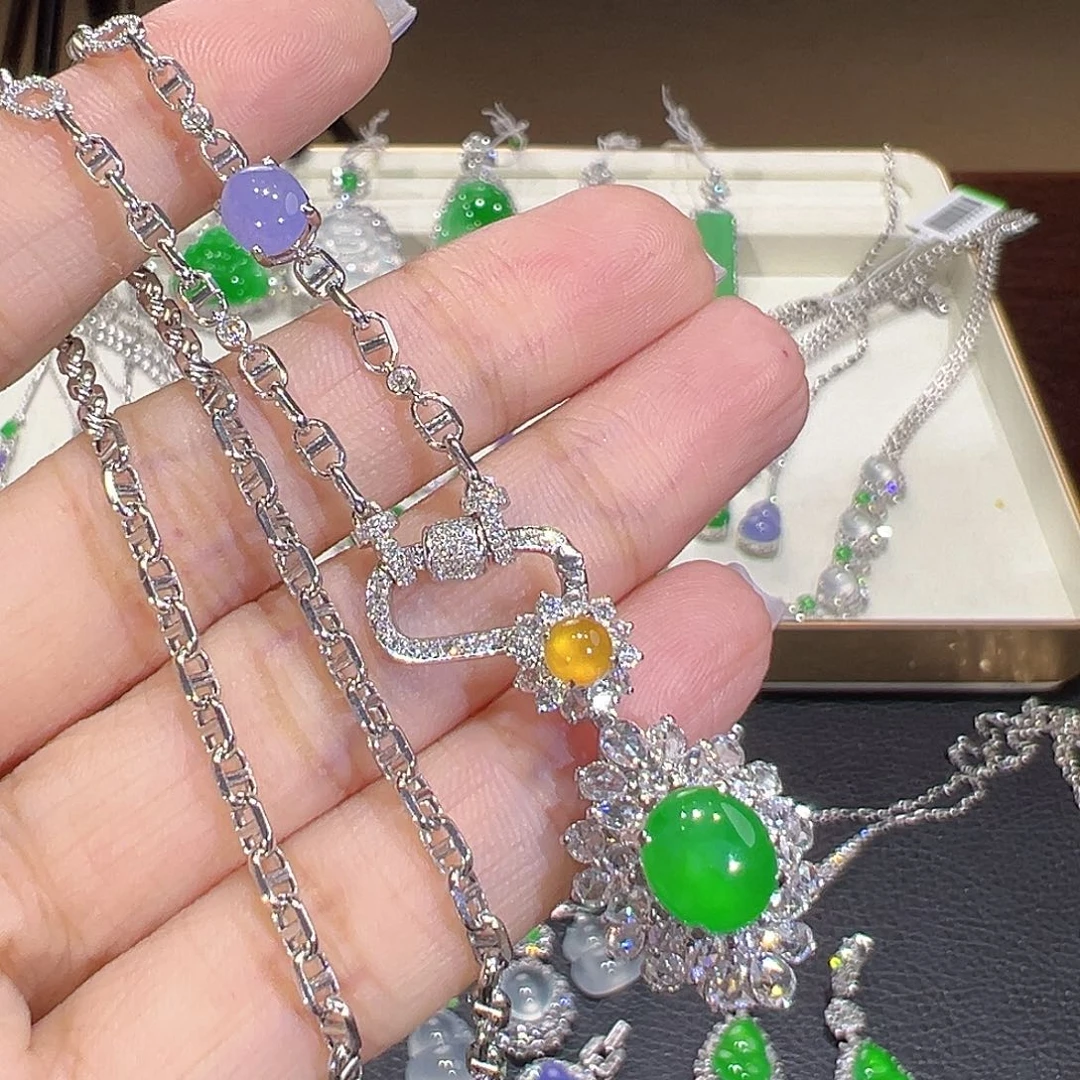 翡翠18K金镶嵌项链翡翠