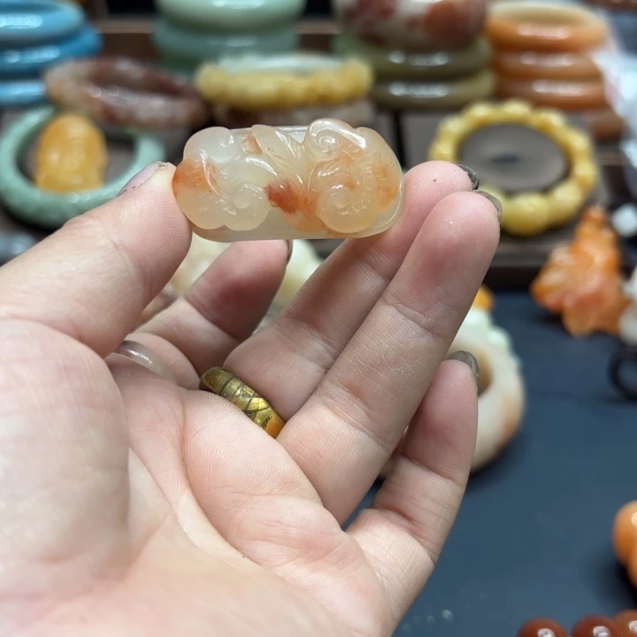 石英岩玉合金颈饰