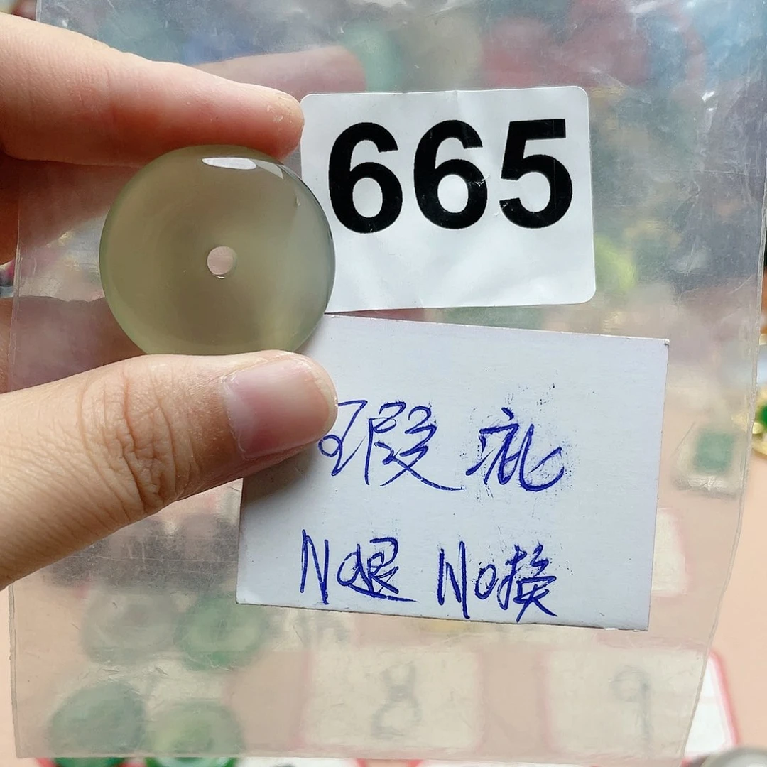 合金颈饰玛瑙/玉髓向*光
