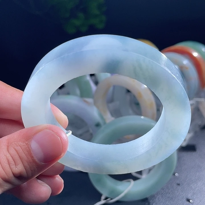 定制翡翠未镶嵌翡翠手镯