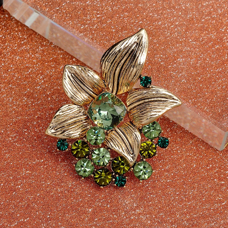 铜合金仿水晶胸针 高档施家水晶中古风繁花系列复古花朵精致胸针