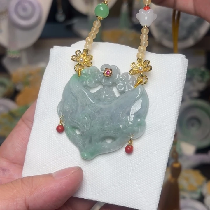 翡翠未镶嵌颈饰吊坠