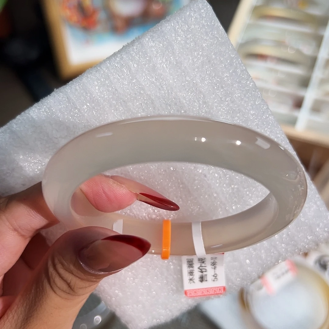 王***胖手镯玛瑙/玉髓未镶嵌