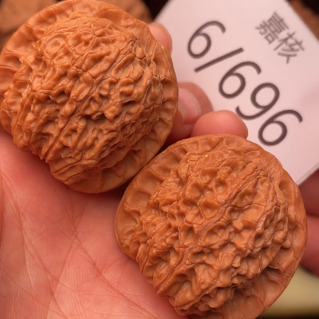 文玩核桃把件38血麒麟