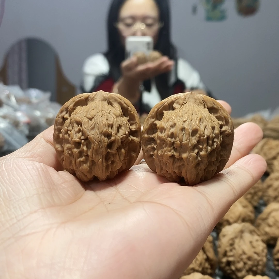 桃核吊坠红狮子37