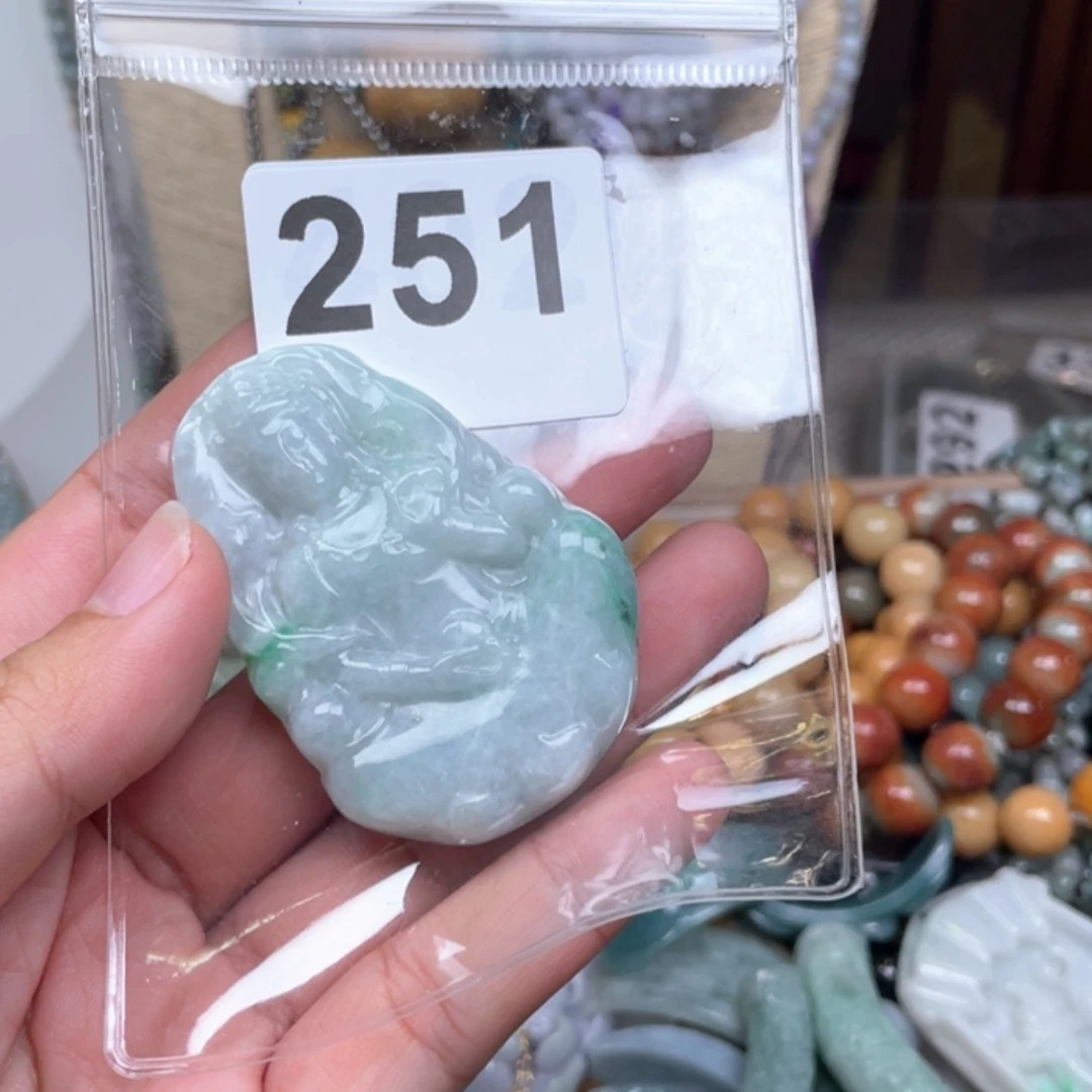 【闪购商品】翡翠颈饰未镶嵌知****来翡翠