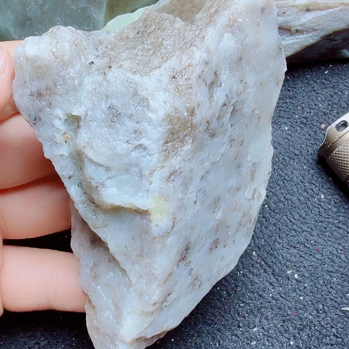 未镶嵌和田玉（糖玉）珠宝半成品