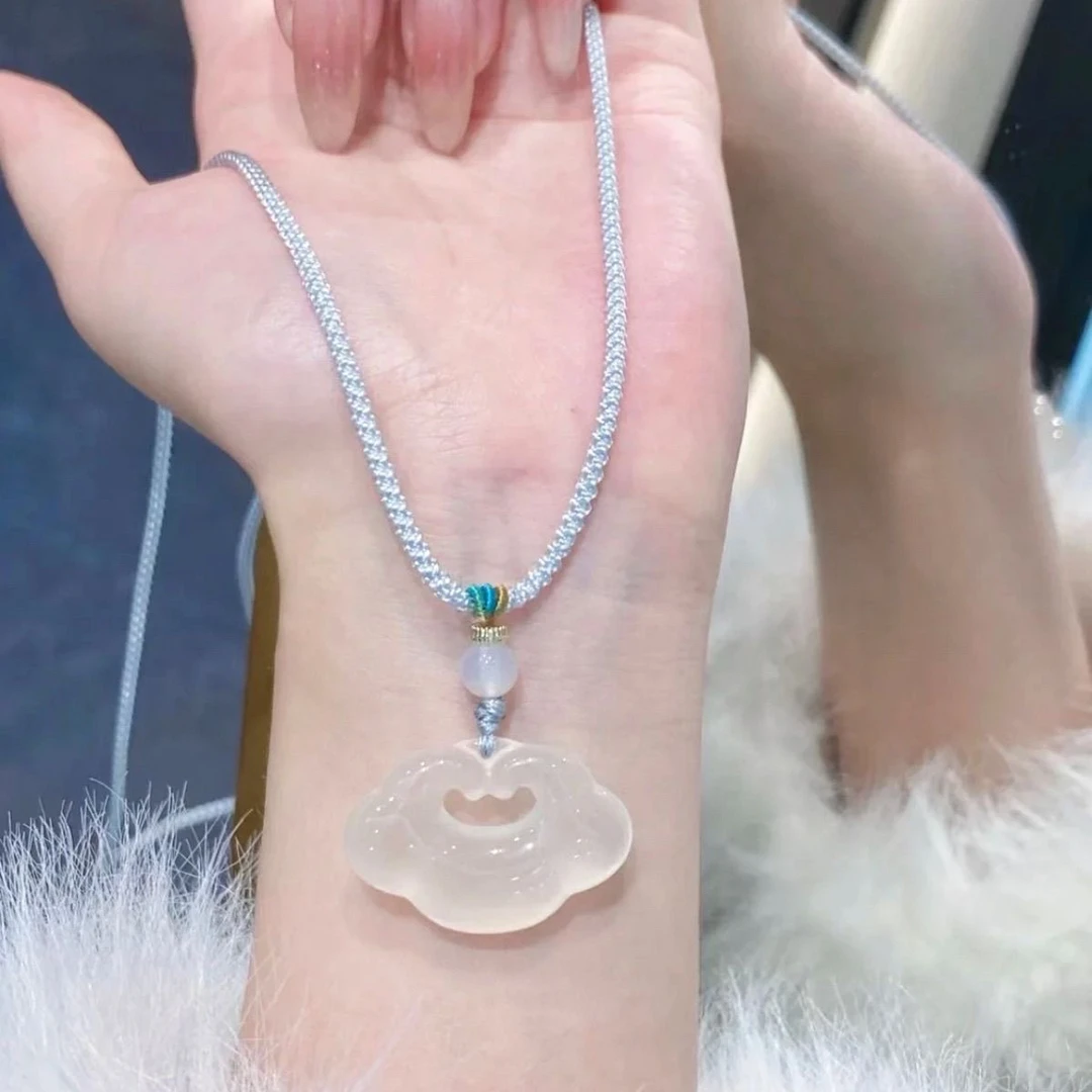 云朵天然玛瑙祥云锁吊坠白冰玉髓如意平安锁锁骨新中式女礼物玉石