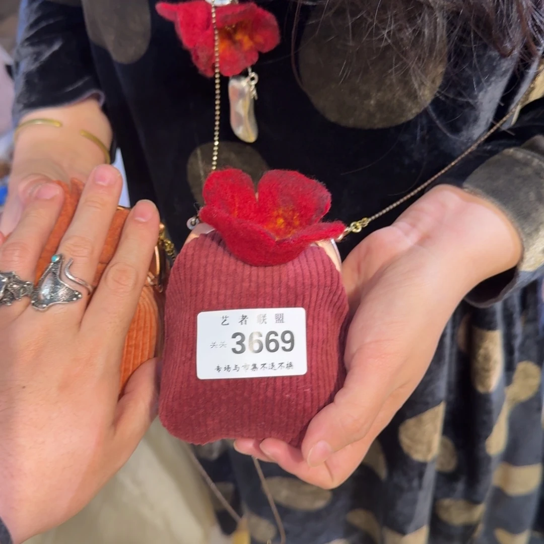 。****紫砂噜啦啦啦啦啦啦，啦啦啦