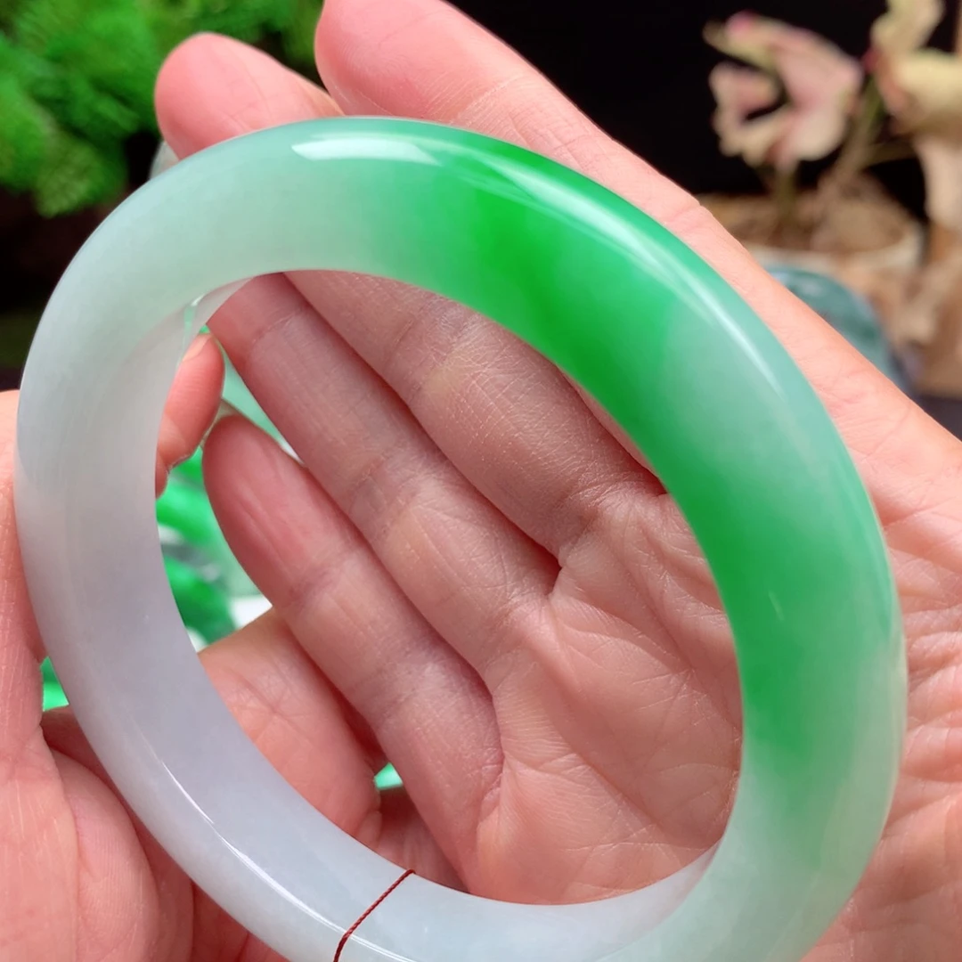 未镶嵌手镯翡翠天然翡翠手镯