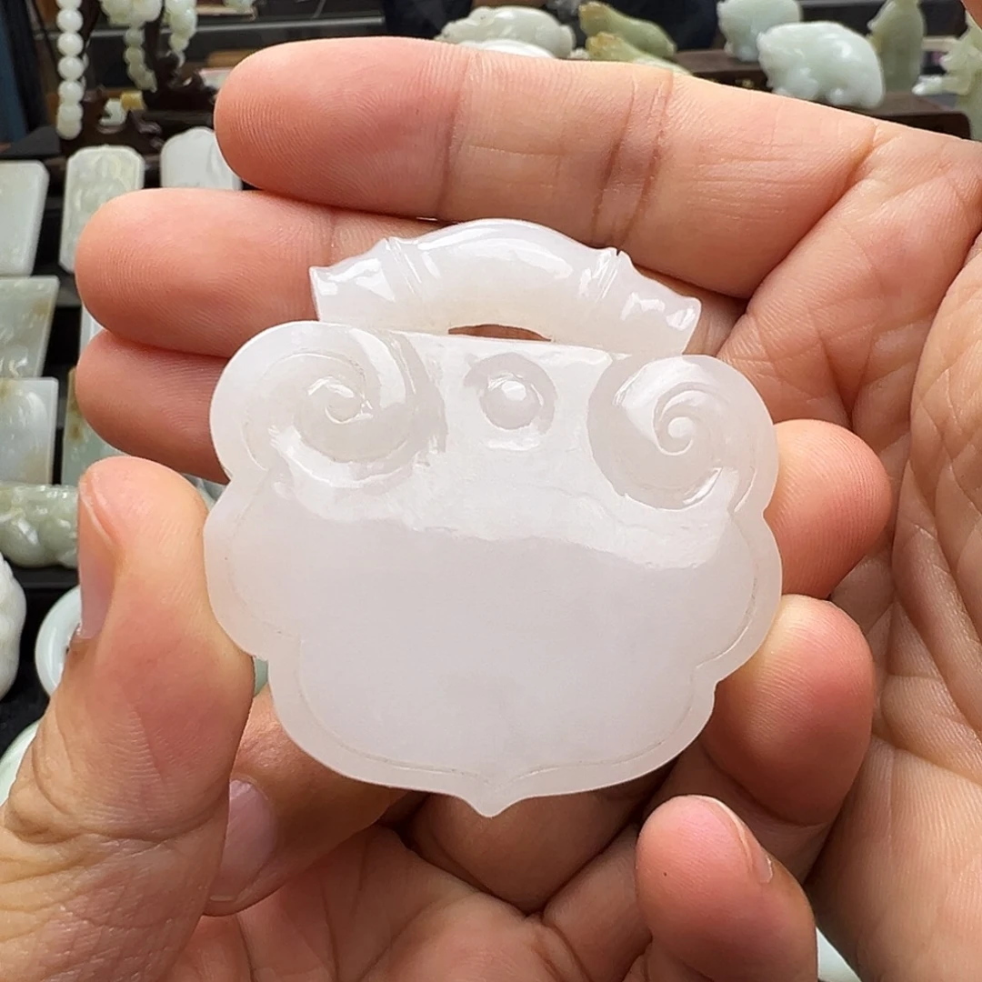 和田玉18K金镶嵌颈饰