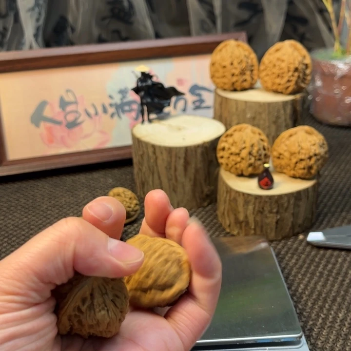 黑***键文玩核桃吊坠核桃
