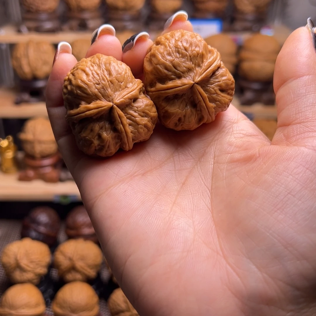 桃核把件黄金三棱H3、37……