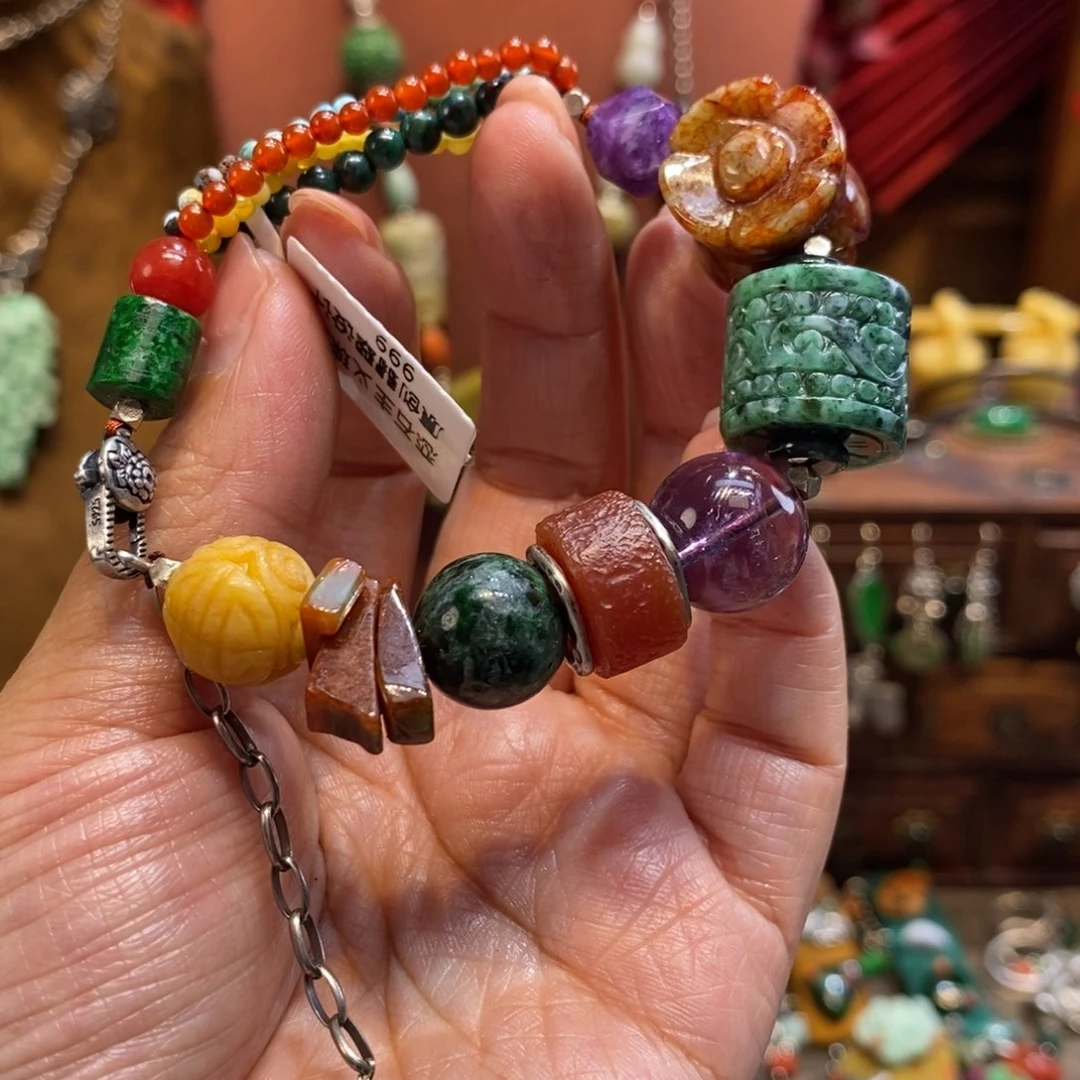 翡翠吊坠(赠链)未镶嵌