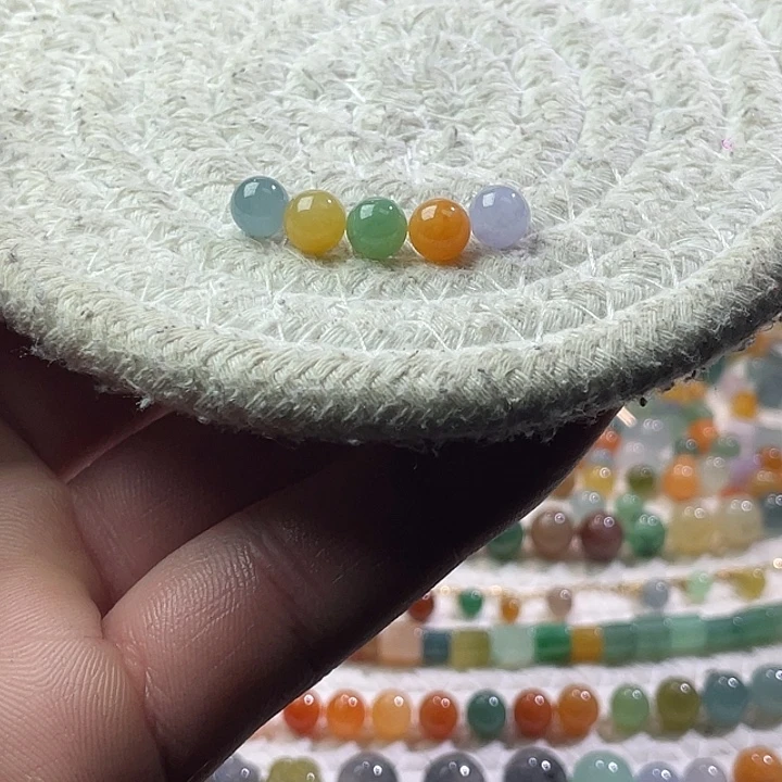 翡翠散珠未镶嵌定制翡翠卡6+，一组