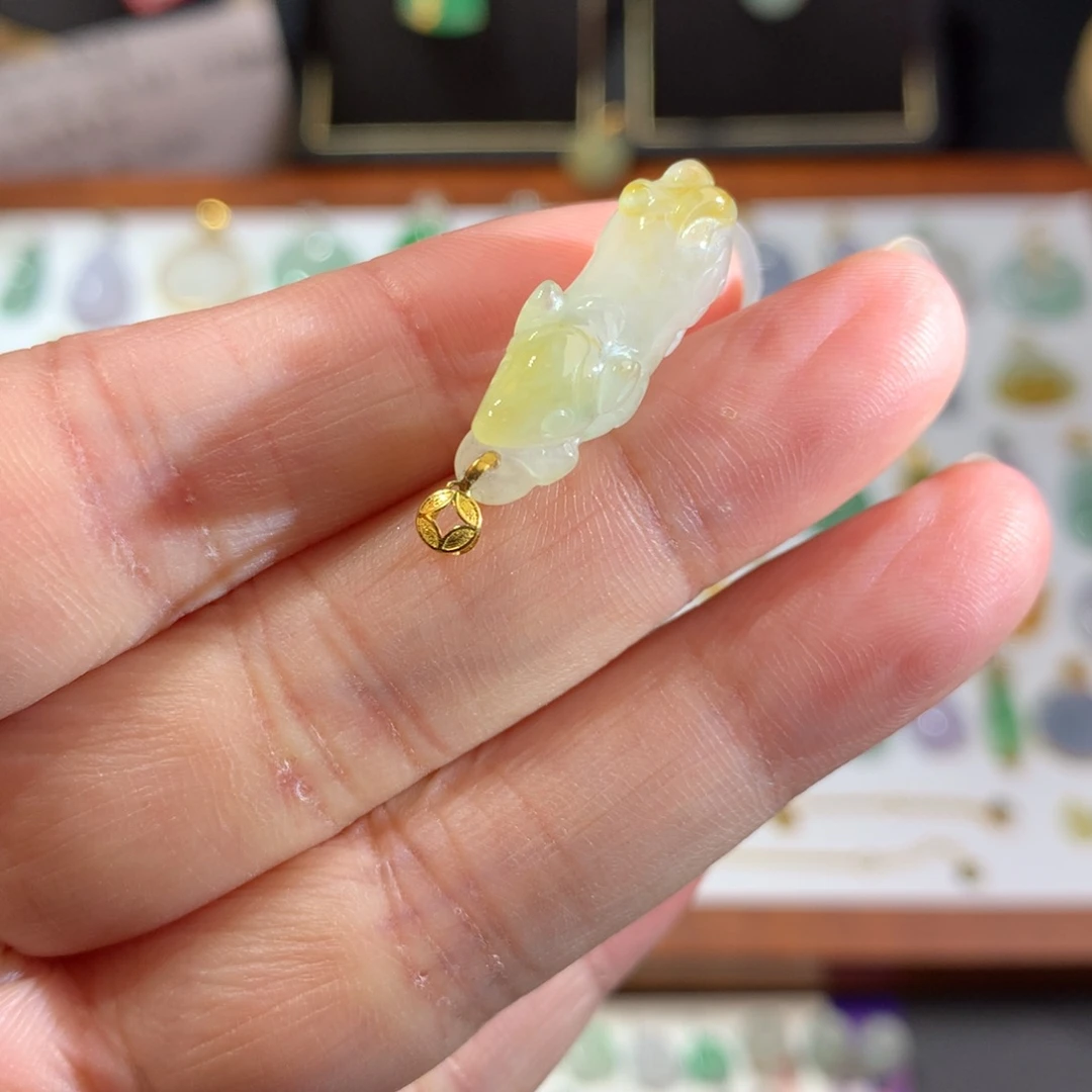翡翠18K金镶嵌颈饰