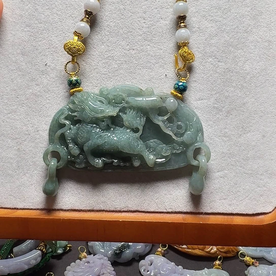 吊坠(赠链)未镶嵌翡翠