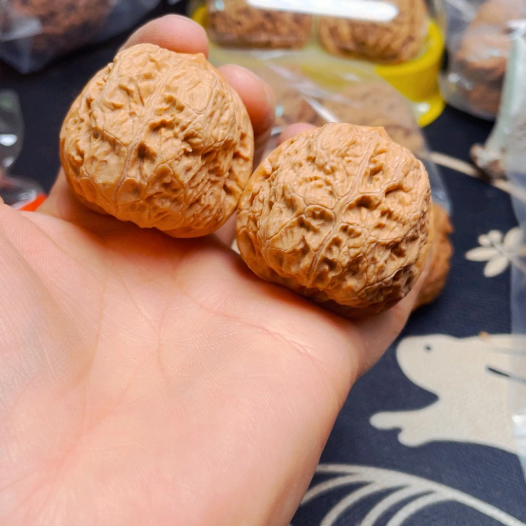 文玩核桃吊坠红方印一对