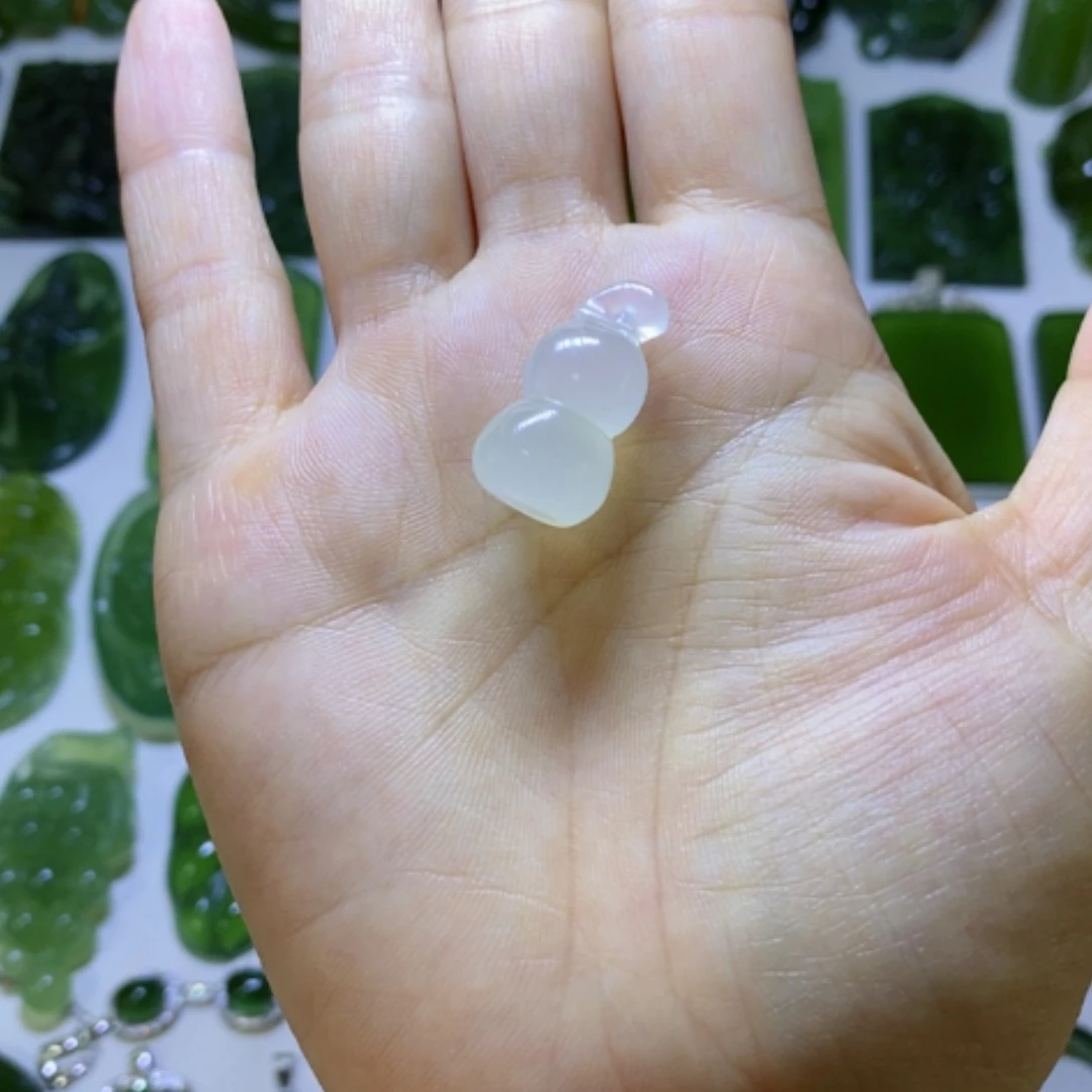 【闪购商品】蛇纹石玉颈饰未镶嵌