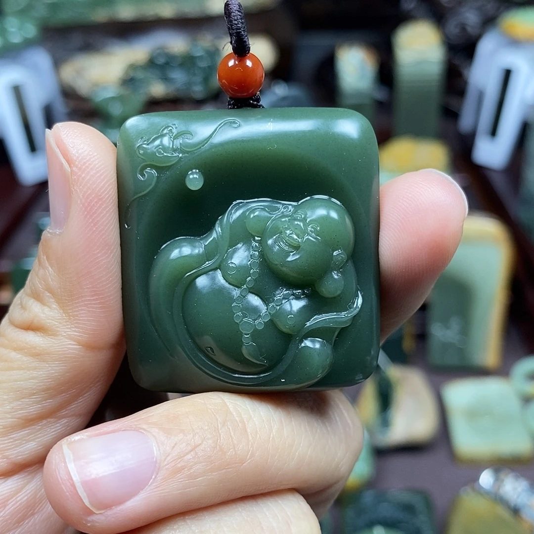 幸***人岫岩老玉（透闪石质玉）未镶嵌颈饰
