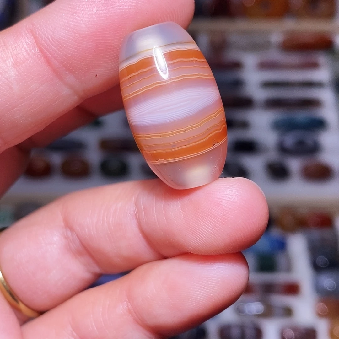 琥珀未镶嵌吊坠……