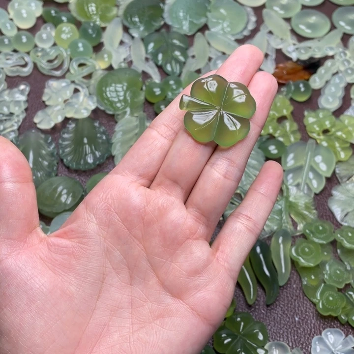 合金蛇纹石玉颈饰