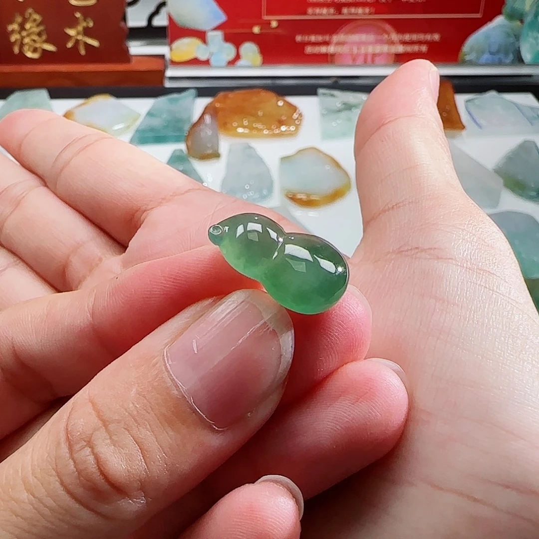 定制翡翠未镶嵌翡翠定制