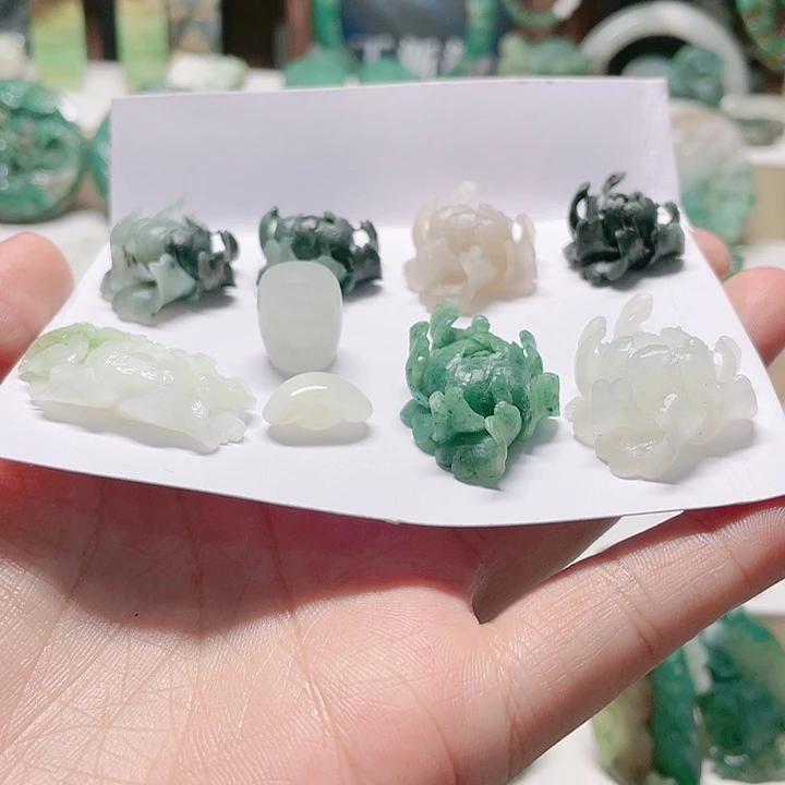 独山玉未镶嵌颈饰飞****