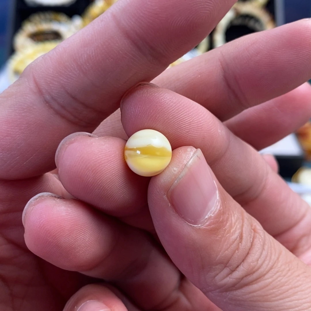 血***丷蜜蜡未镶嵌裸石10.7mm