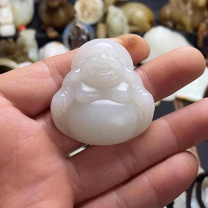 和田玉未镶嵌把件雨**妍