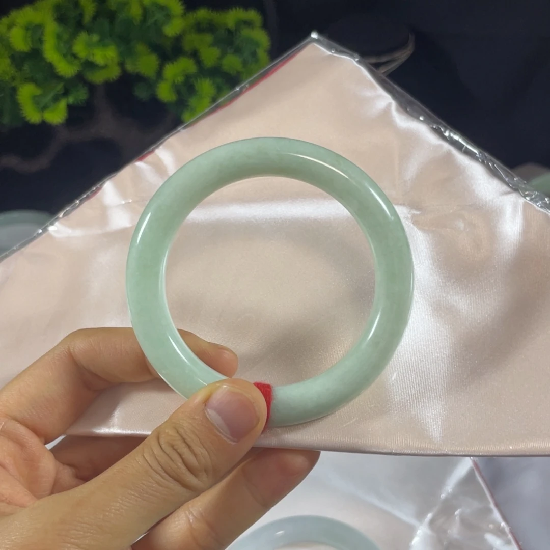 未镶嵌手镯翡翠天然翡翠手镯