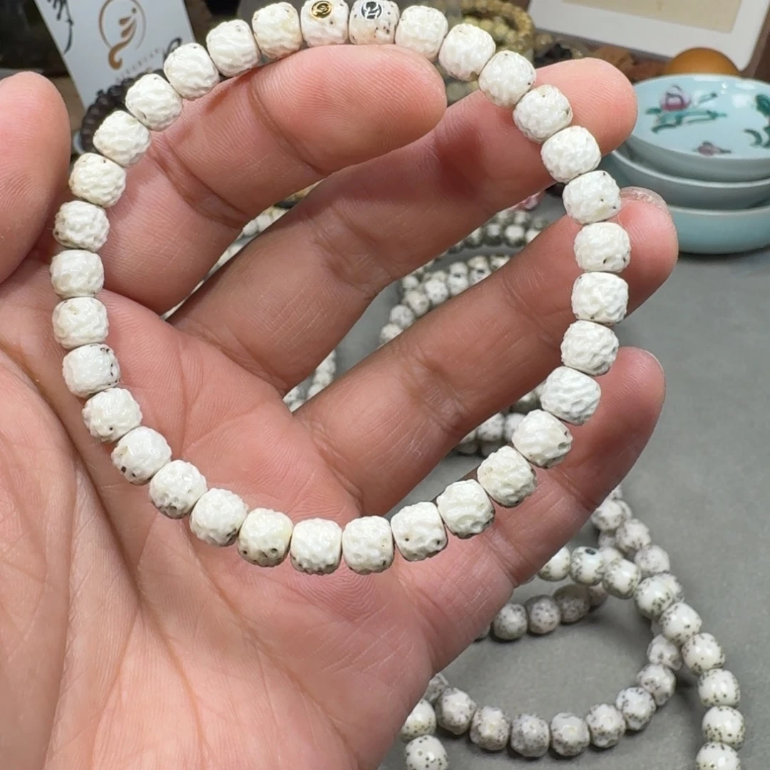 星月菩提吊坠6.8mm星月菩提石玉料单圈手串