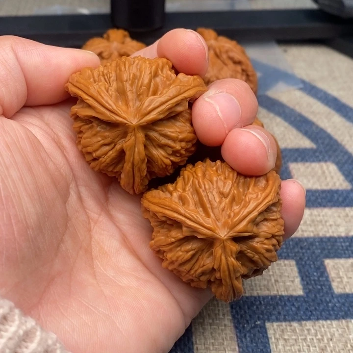 吊坠文玩核桃前**事核桃