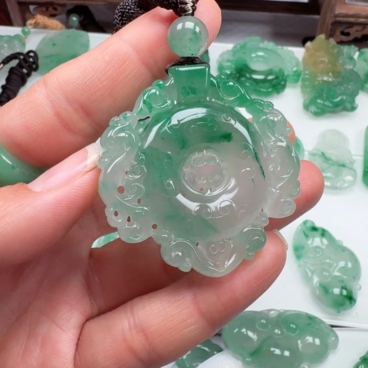 石英质玉颈饰未镶嵌～**～