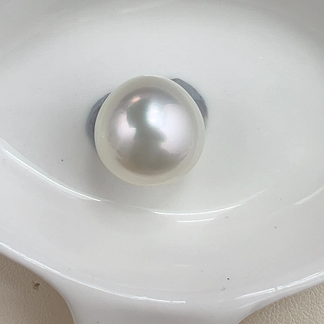红***豆未镶嵌裸珠海水珍珠