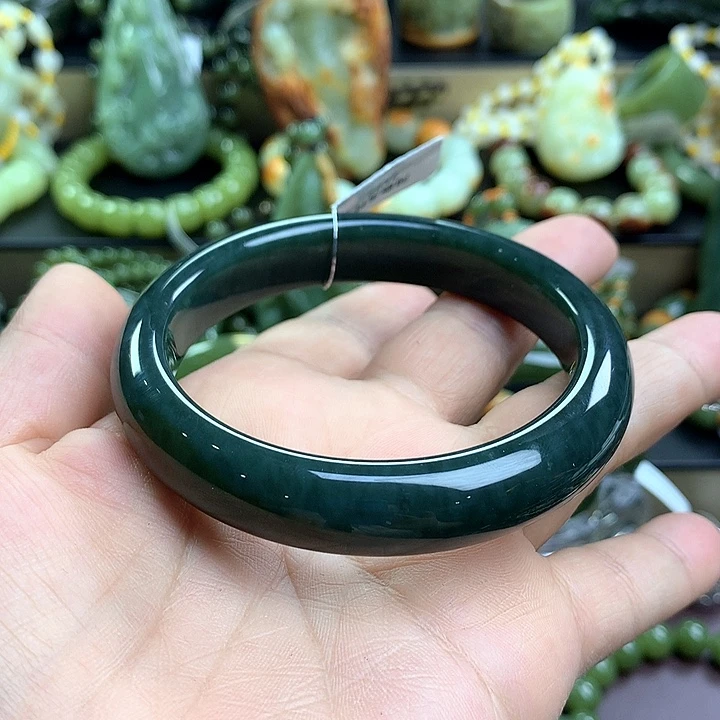 透闪石质玉手镯未镶嵌7****6
