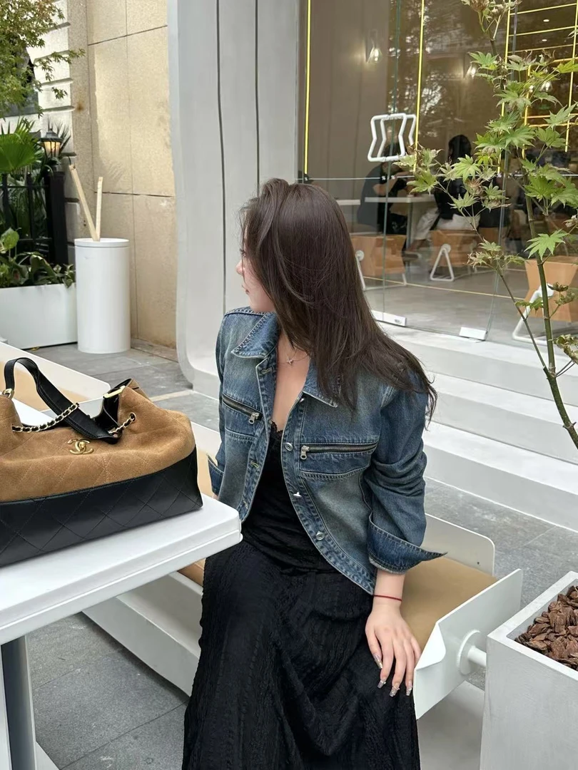 琪琪怪怪大码女装【型走都市】高级感小众正肩牛仔外套J37649QD