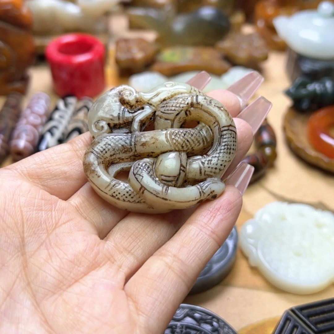 【闪购商品】蛇纹石玉颈饰未镶嵌