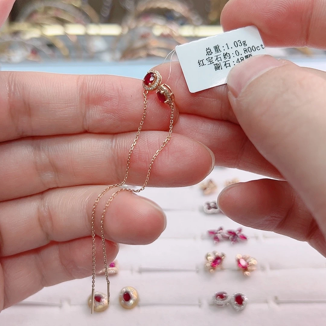 红宝石耳线18K金镶嵌