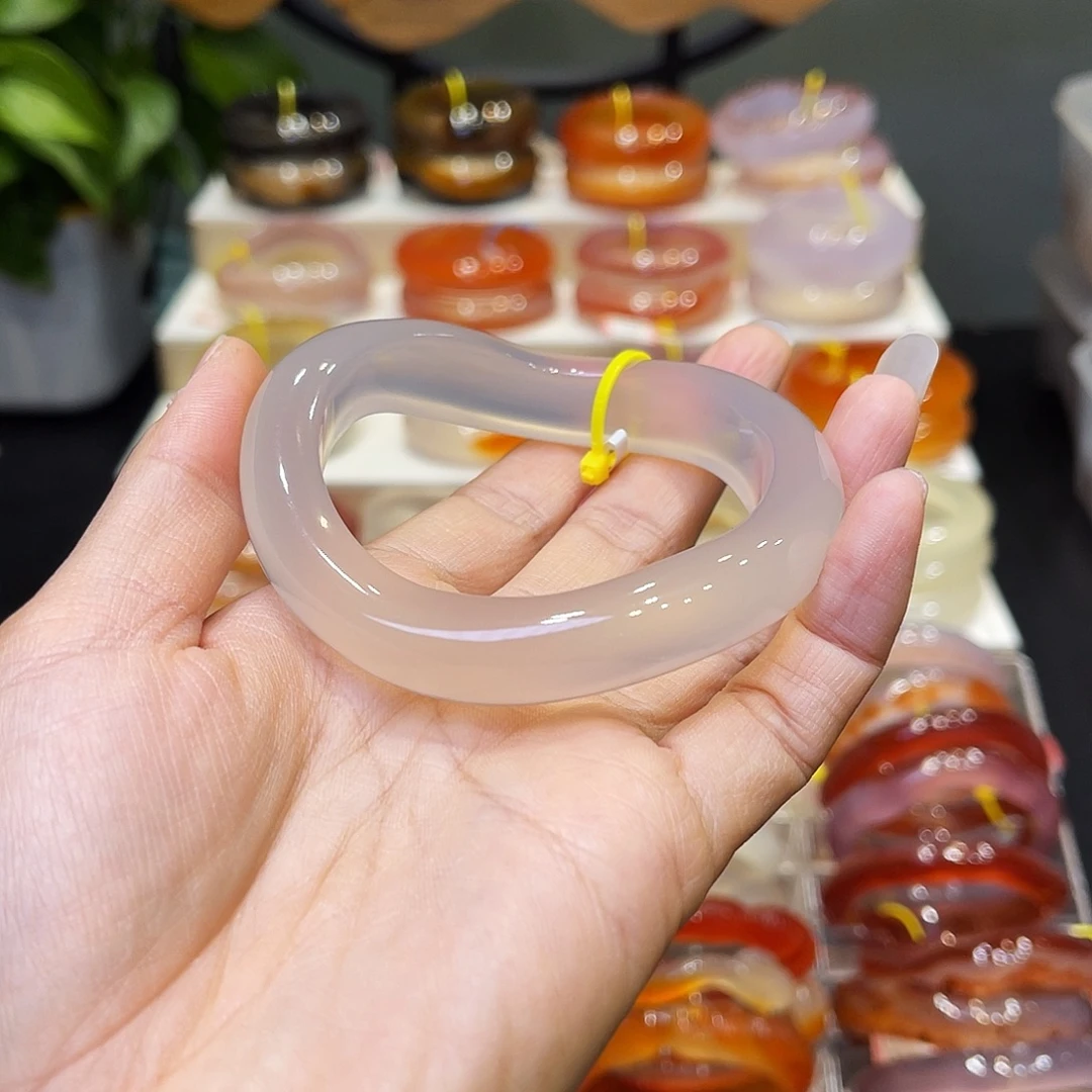 我***玛瑙/玉髓未镶嵌手镯