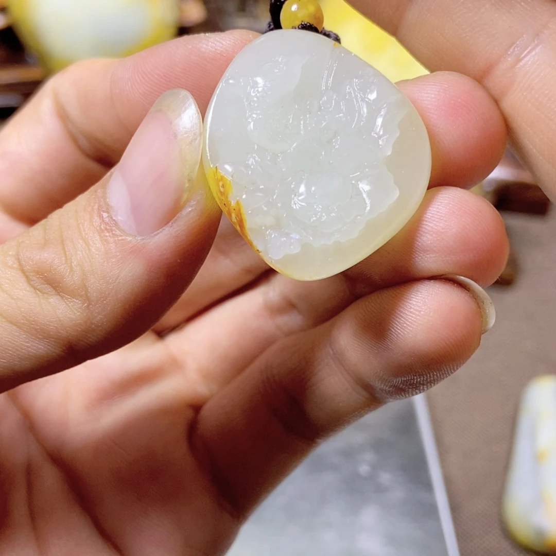 和田玉未镶嵌挂件