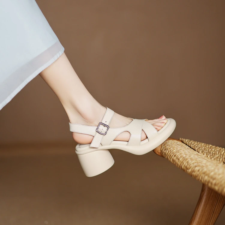 真皮高跟露趾凉鞋女夏季新款粗跟厚底软面软底一字带罗马凉鞋后空