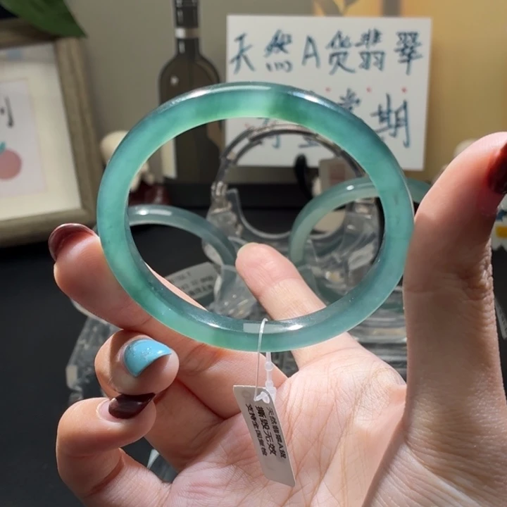 翡翠未镶嵌手镯深邃啤酒瓶绿54